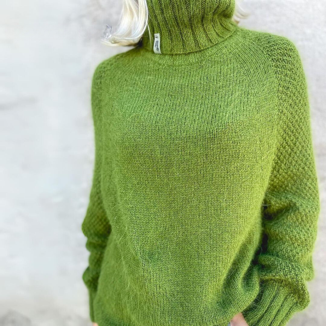 Eleganza™ | Angela Elegant Turtleneck Sweater Apple Green