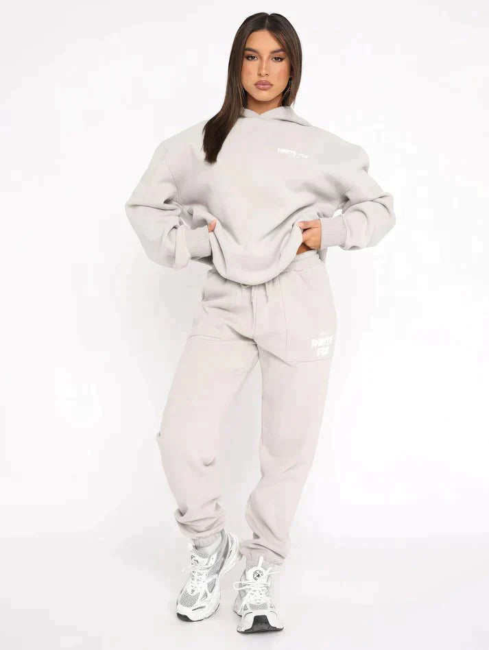 Lumi™ - White Fox hættetrøje og sweat pants